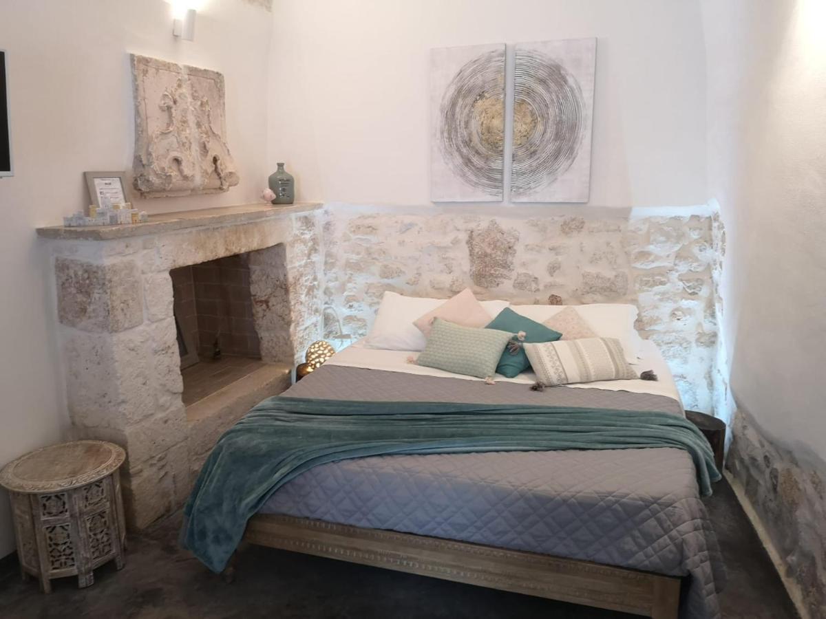 White Luxury Suite Ostuni By Gonewlocation Buitenkant foto