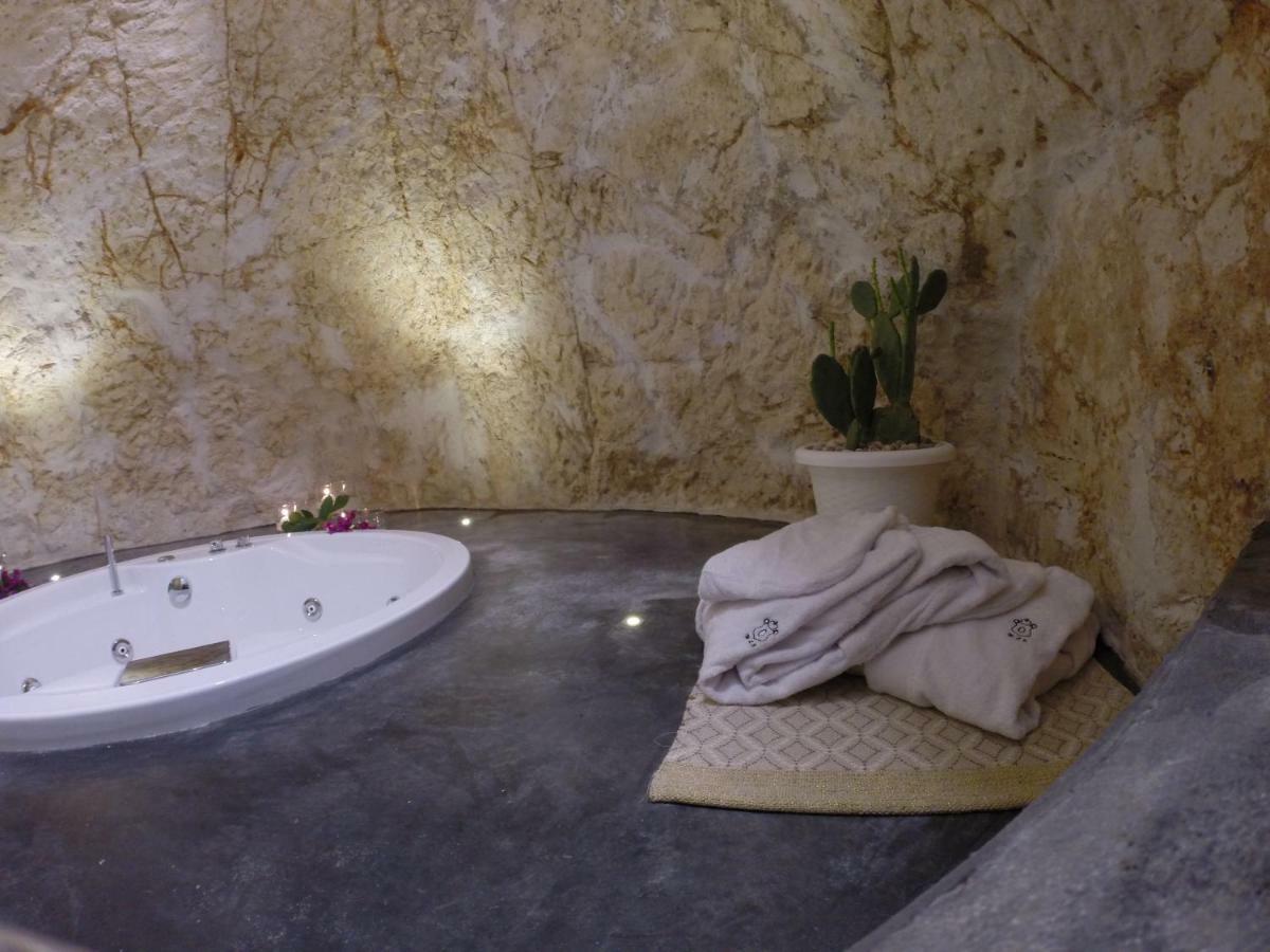 White Luxury Suite Ostuni By Gonewlocation Buitenkant foto